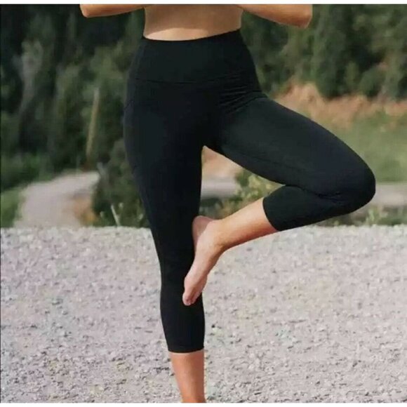 𝅺ZYIA Black High Waisted Crop Leggings Size 4 casual workout comfort running - Picture 1 of 7